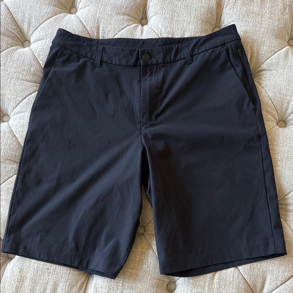 Lululemon Men's 32‎ Performance Commission Shorts - Black